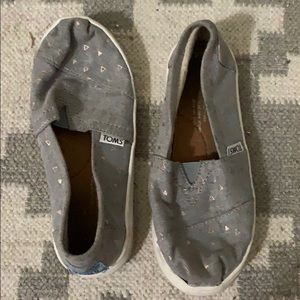 Grey with gold triangles Toms